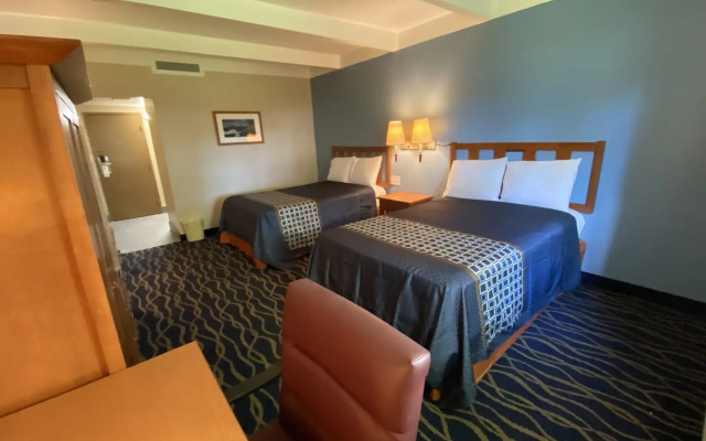 Economy Inn North Randall