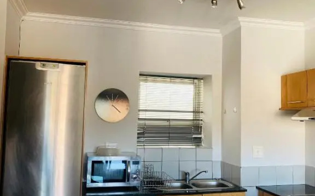 Immaculate & Central Apartment in Houghton