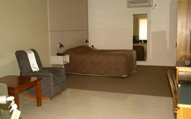 Francis Phillip Motor Inn