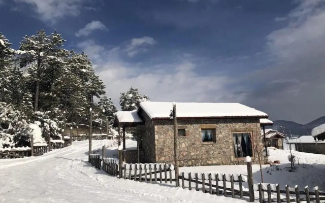 Cameli Tas Konaklar