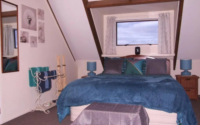 Annie's BnB at 7C
