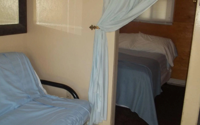 Kincardine Guest Cottage Motel