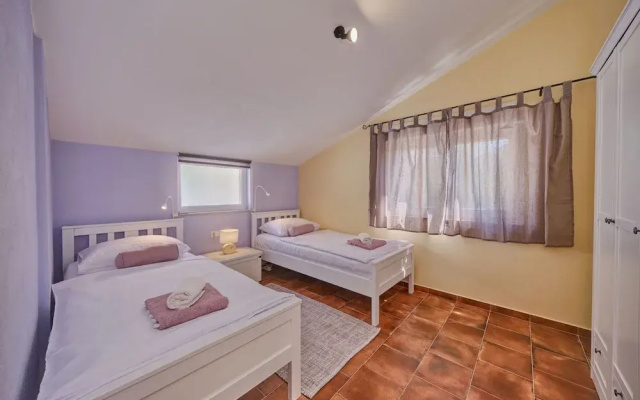 Anovi Holiday House by Litto