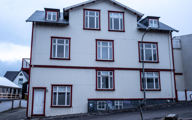 Luna Apartments