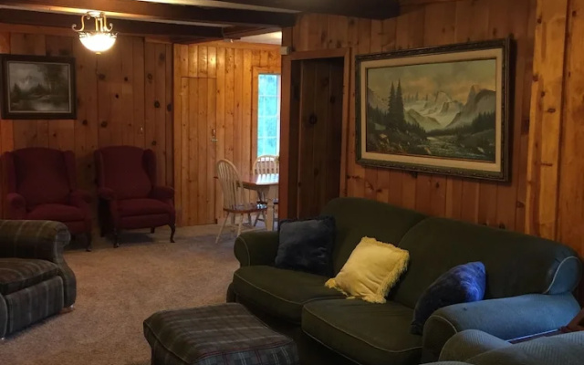 Treetop Cabin
