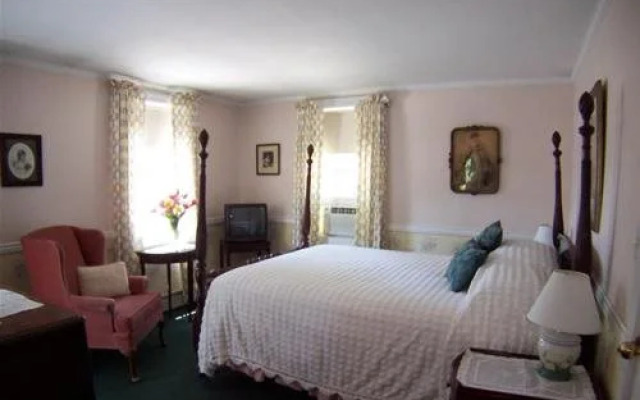 Thornewood Inn