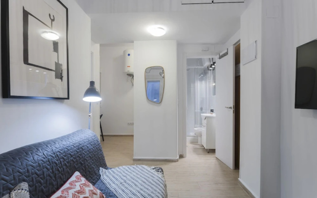 Dobo Rooms - Ronda de Segovia Apartments