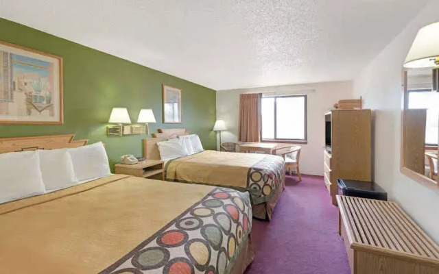 Super 8 Santa Fe