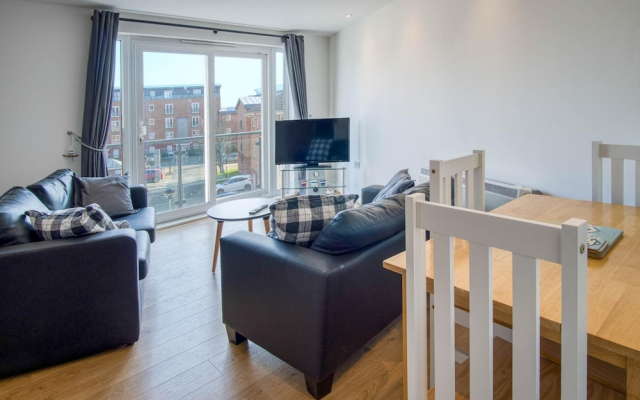 Ocean View - 2 Bedroom Apt - Llanelli