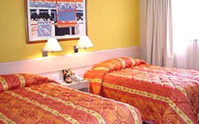 Lincoln Suites