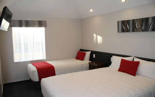 Birchwood Manor Motel