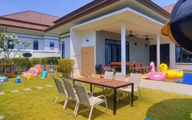 Villa me & you2