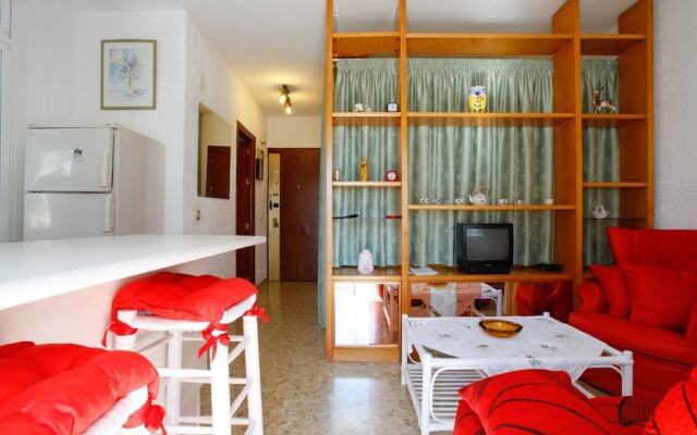 Апартаменты Torremolinos Malaga 101612 1 Bedroom Apartment By Mo Rentals Торремолинос комната для гостей