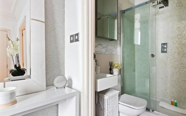 Spacious 2bed Flat in Earls Court, 7min to Tube