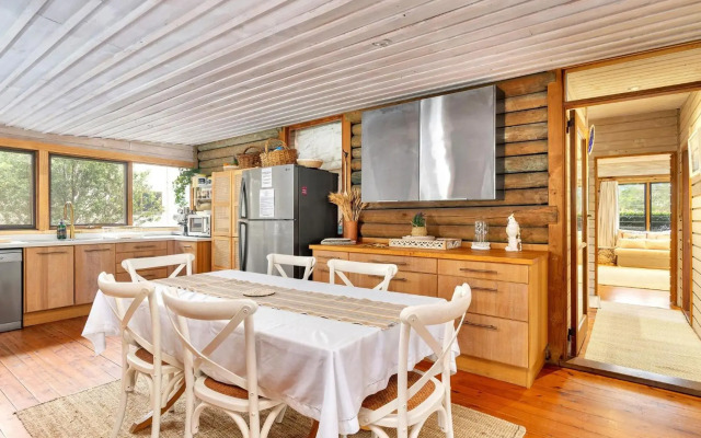 The Lake House at Erowal Bay 4pm Check Out Sundays