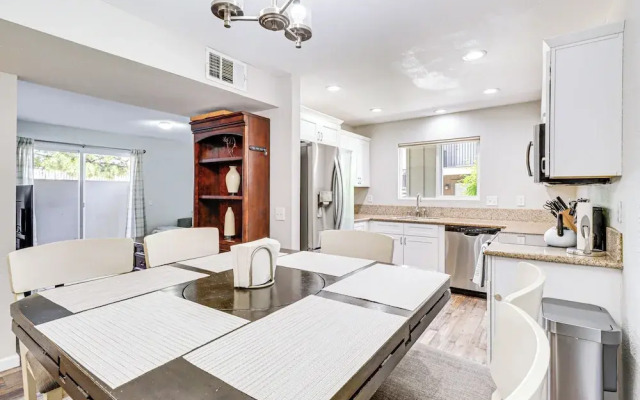 Charming Condo w/ Patio, Near Downtown Reno!