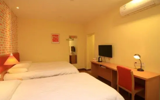 Ease Hotel