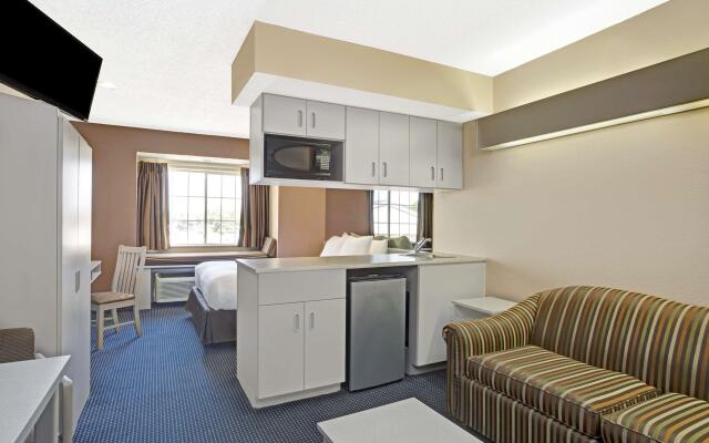 Microtel Inn & Suites by Wyndham Houston 0