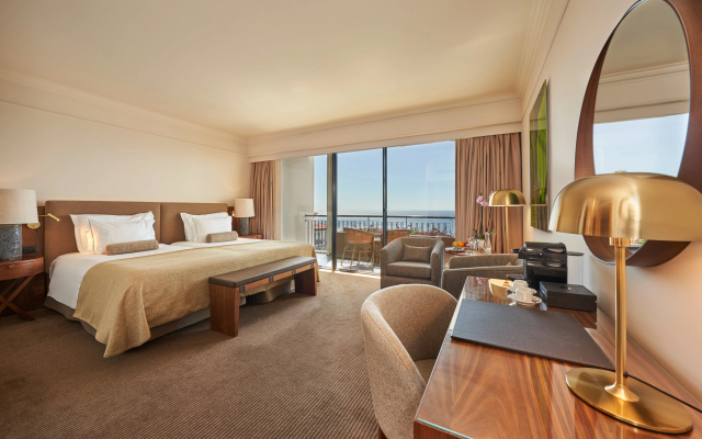 The Cliff Bay, by PortoBay
