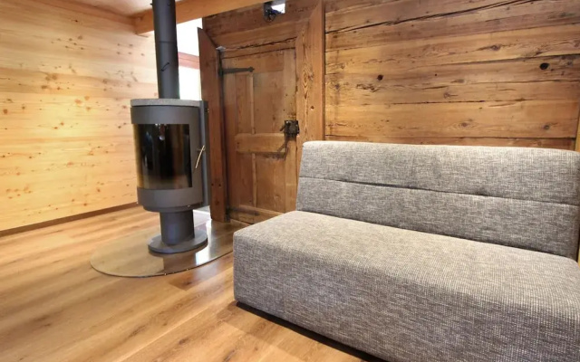 Mountain View Holiday Home in Binntal near Lengtal Deck