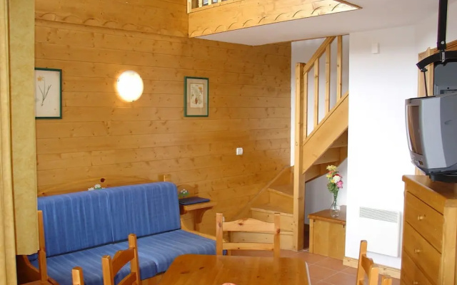 Chalet on Sunny Slopes of Plagne