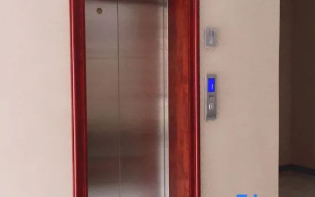 Yulong Business Hotel
