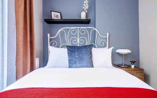 Central Flat With Sleek Interior in Sisli