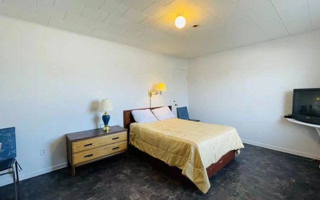 Summerside Motel & Cottages