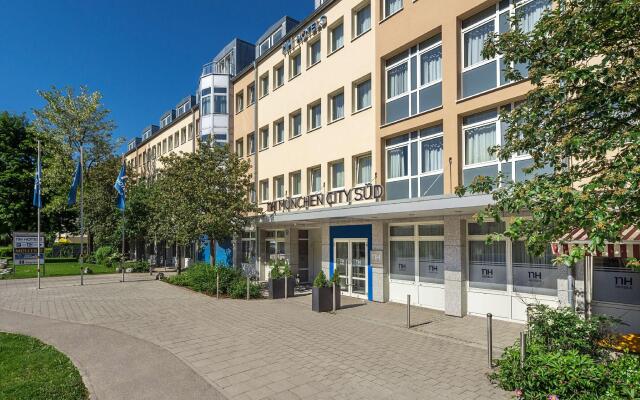 Отель Nh Muenchen City Sud Мюнхен вид на фасад