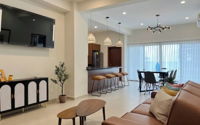 Makeva Condos - Near Malecon