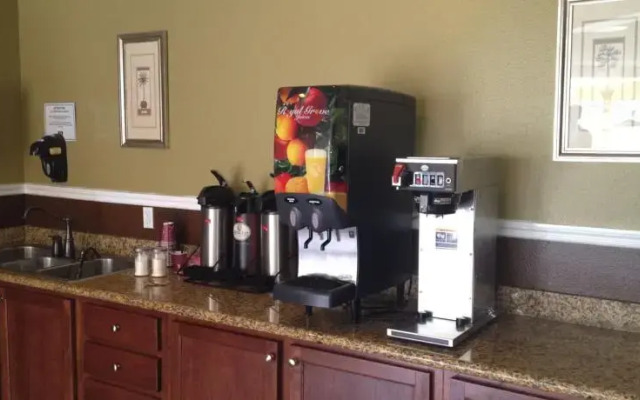 Americas Best Value Inn & Suites - Portland Airport
