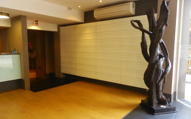 Poste 43 Residence