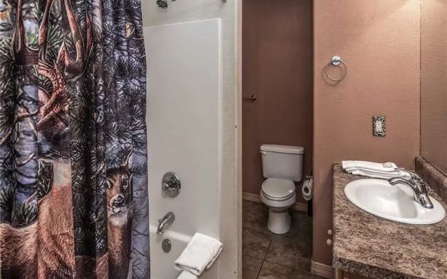 Gareys Deer Haven - Three Bedroom Cabin