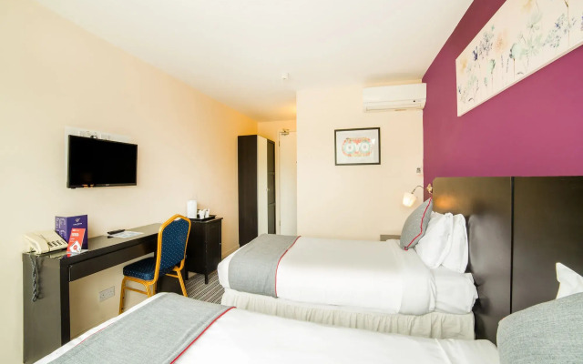 OYO The Chiltern Hotel