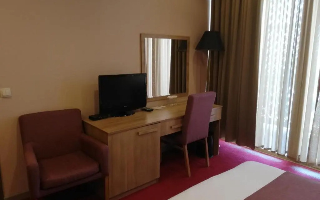 Suite with balcony · Anaklia Hotel — photo 4