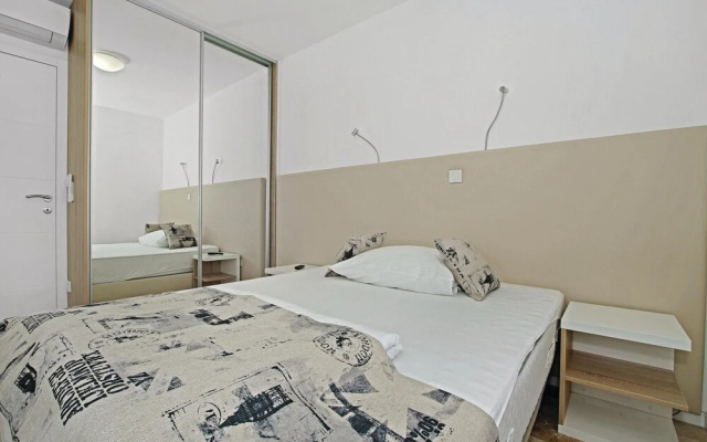 Amazing Home in Sibenik With Wifi and 3 Bedrooms