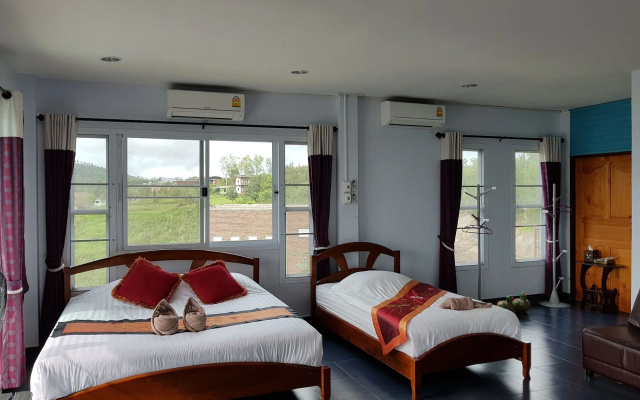 Baanmorkburi Resort