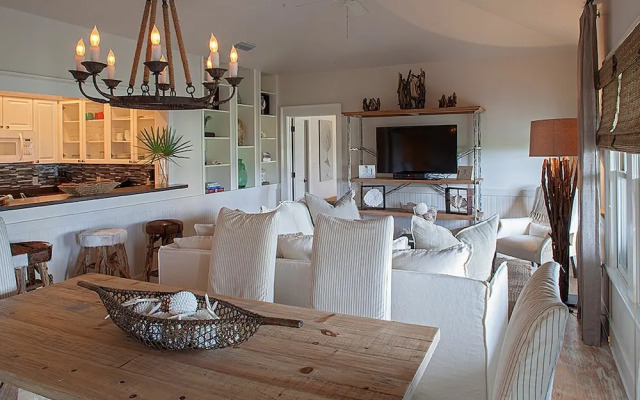 Beachy Bungalow by Exclusive 30A