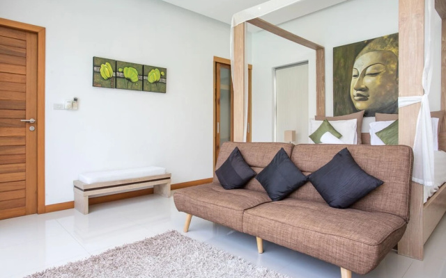 Modern 4BR Pool Villa Virginie Naiharn