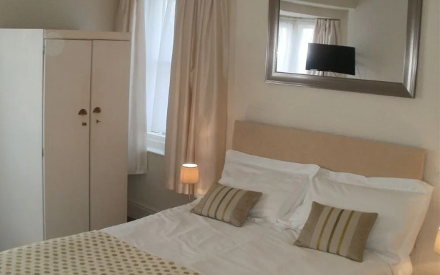 Gumfreston Hotel