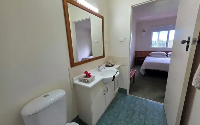 Fletcher Christian Apartments - Isabella Suites