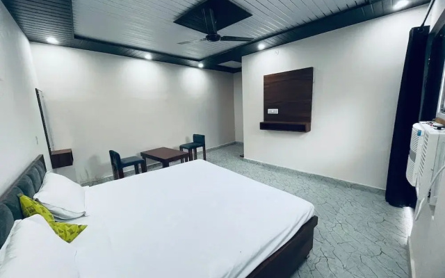 Ayodhya Dham Hotel By GRB