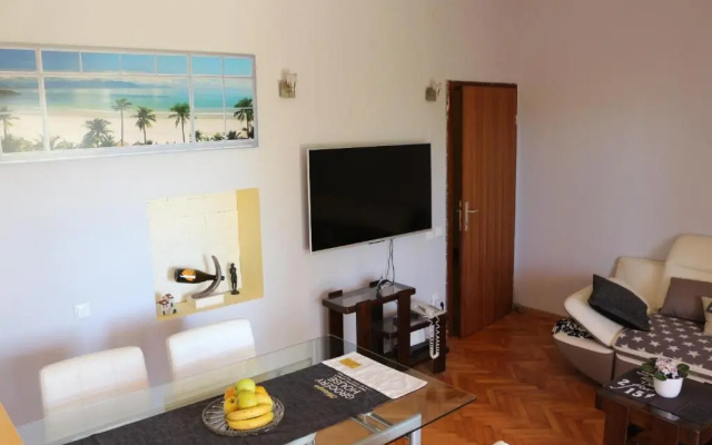 Max apartment
