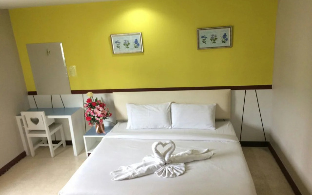 Hotel B
