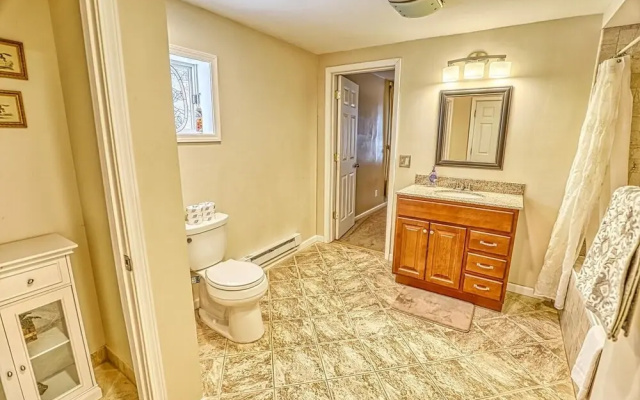 33 West Washington Street 4 Bedroom Home by RedAwning