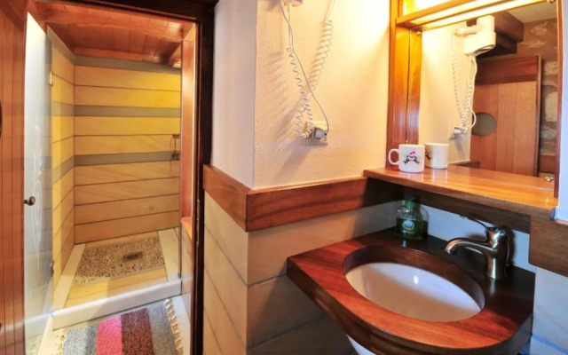 Izambo Guesthouse