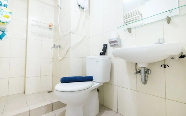 Homey 2BR Springlake Summarecon Bekasi Apartment