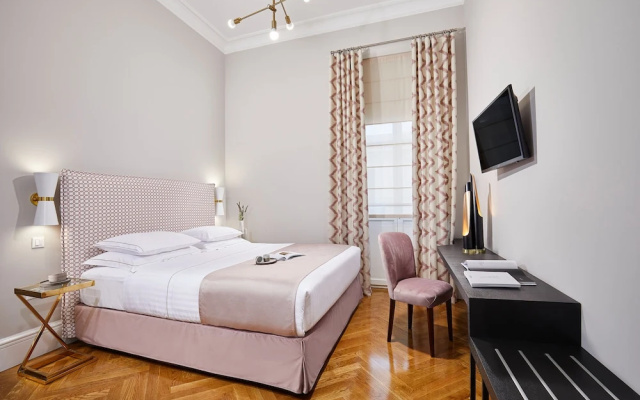 Mira Me Athens Boutique Hotel