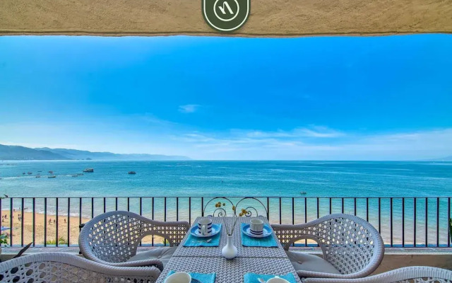 2BR Condo With Ocean View - Private Terrace