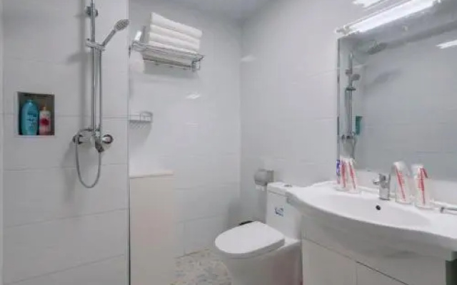 Xi’an Beilin·South Gate Subway Station· Locals Apartment 00172100